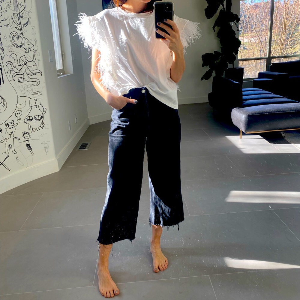 feather sleeve tee